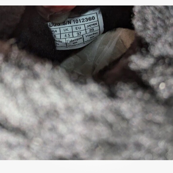 UGG Cedric Water Resistant Black Suede Sheepskin Buckle Boots Size 6 NEW - Picture 13 of 15